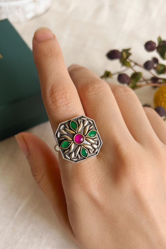 Saroja silver ring in dual tone (adjustable)