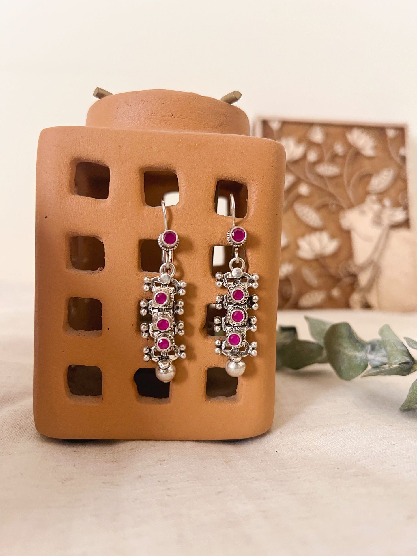 Saraj fish hook silver earrings with pink stones