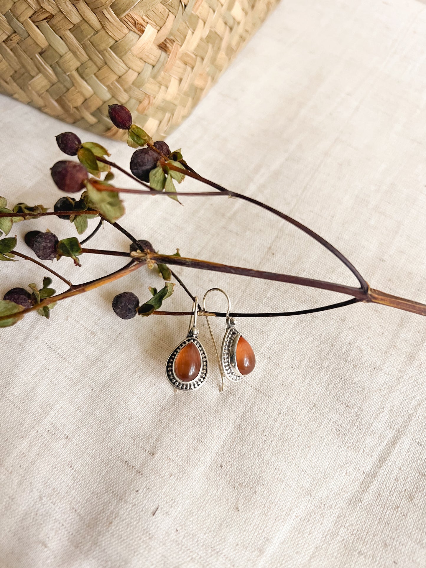 Narangi tear drop fish hook in silver
