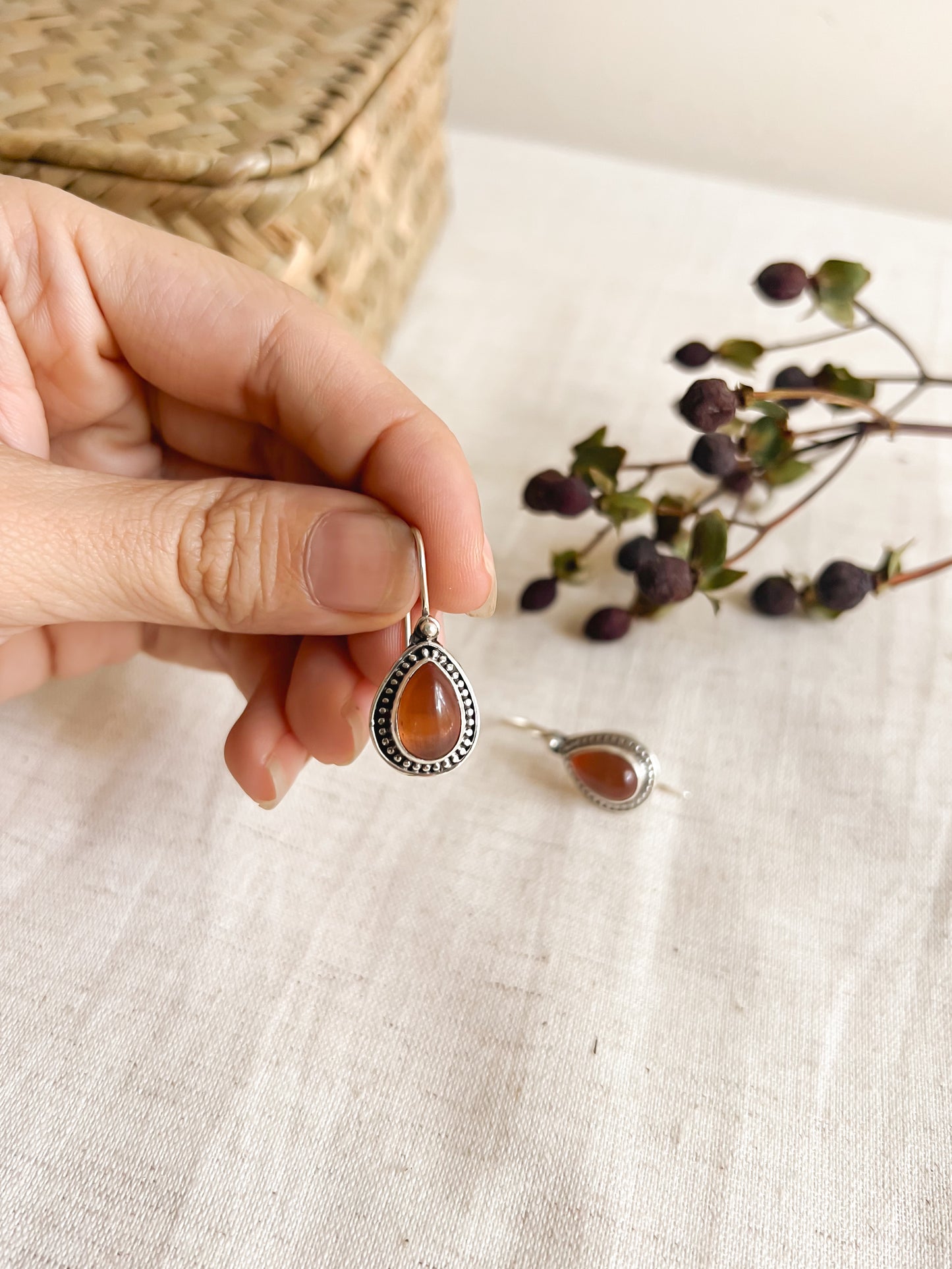 Narangi tear drop fish hook in silver