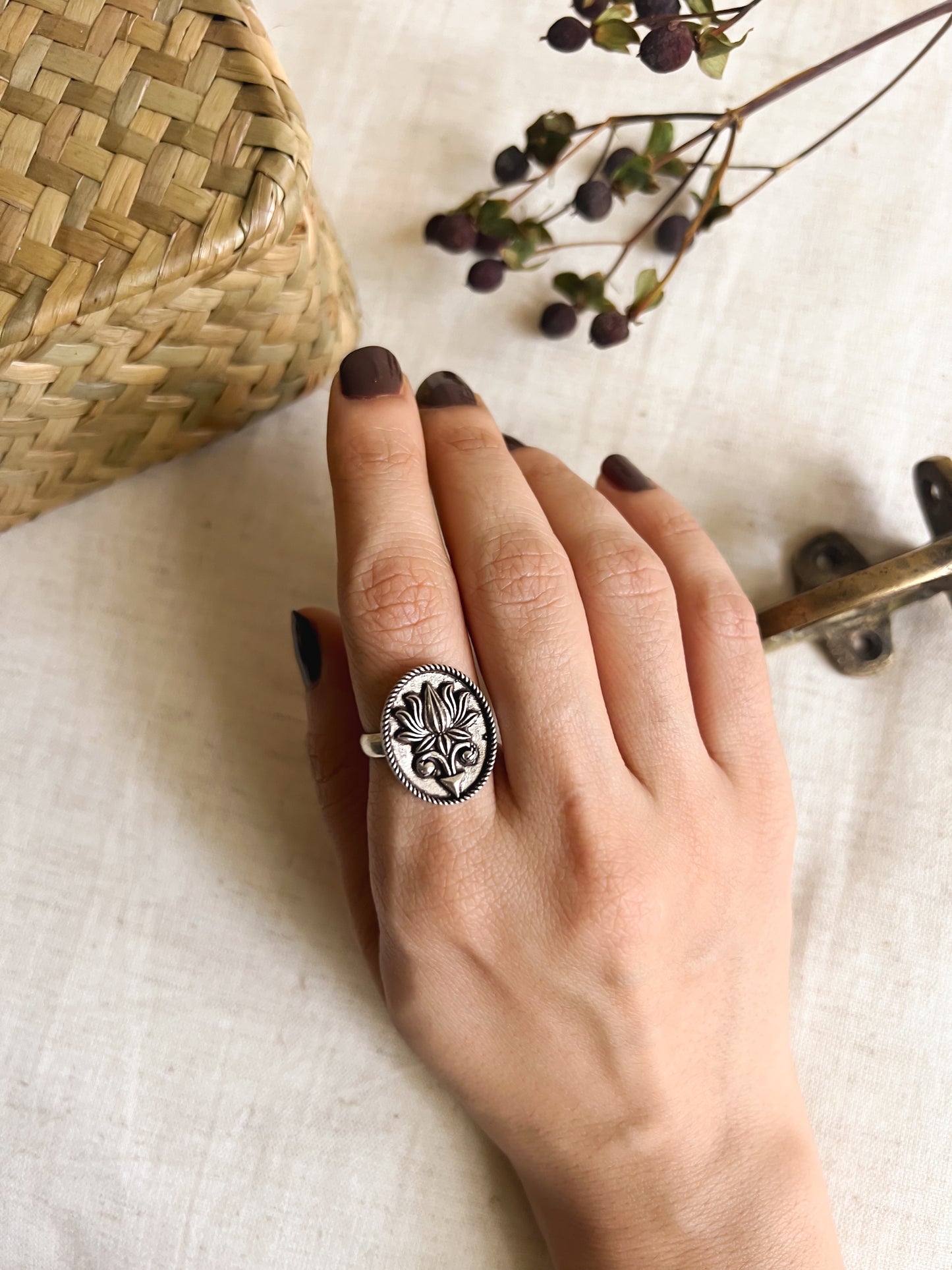 Zoya flower embossing ring in oxidised silver (adjustable)