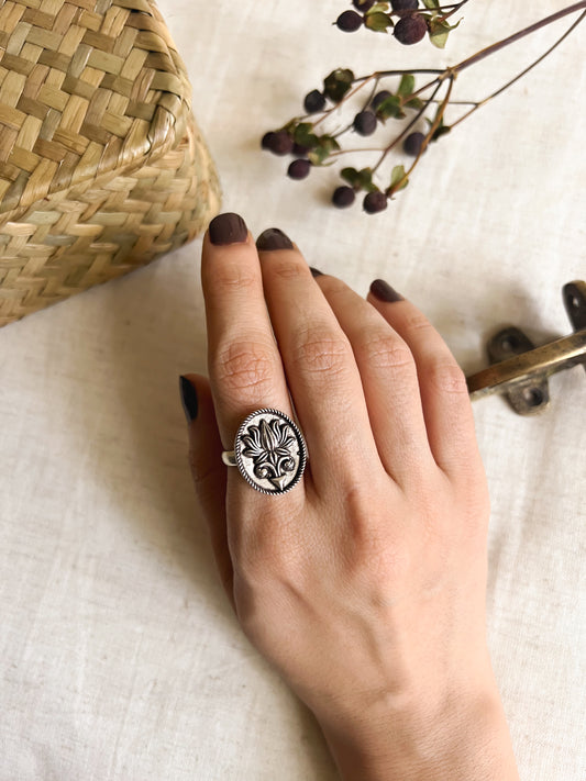 Zoya flower embossing ring in oxidised silver (adjustable)
