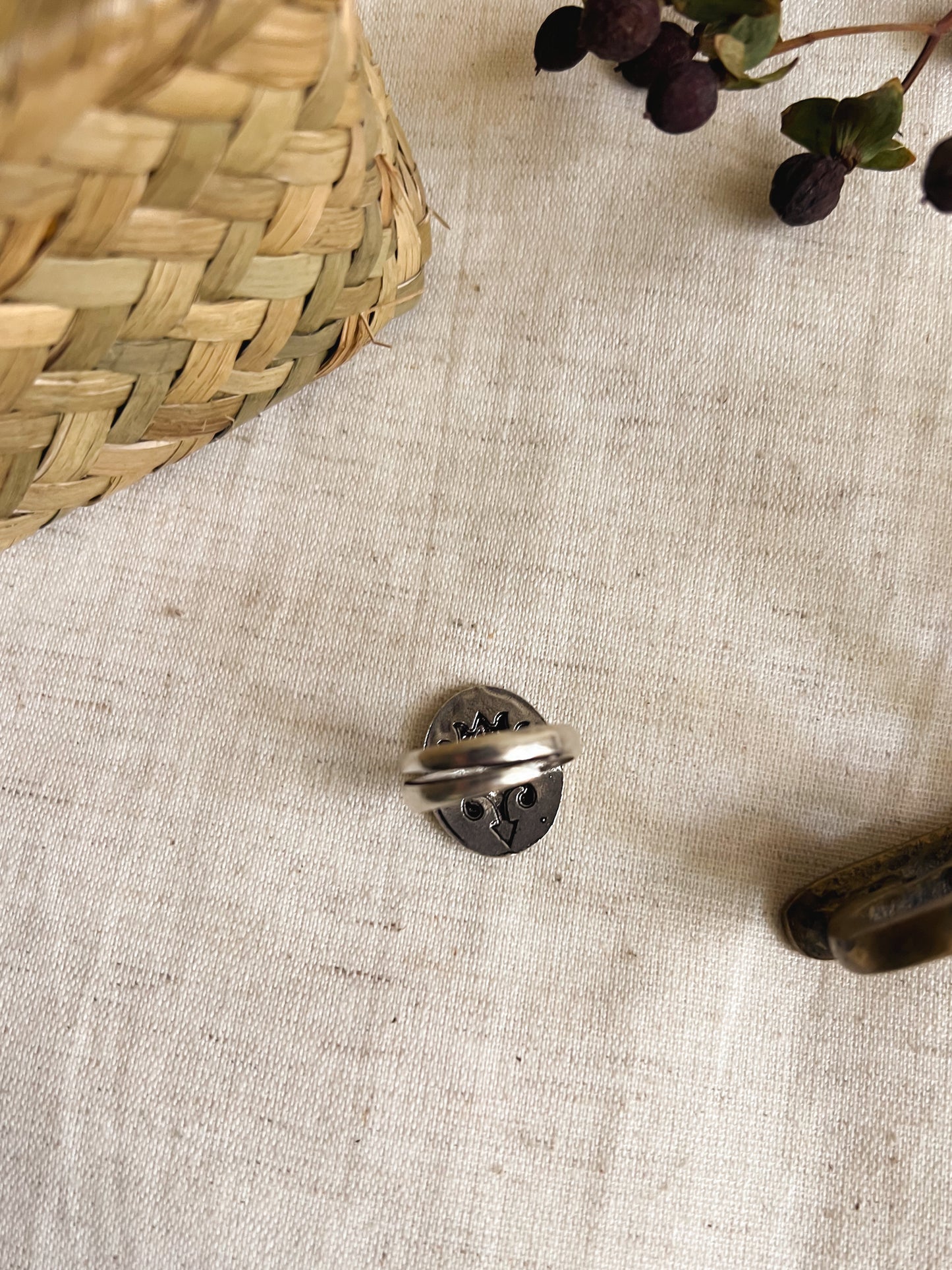 Zoya flower embossing ring in oxidised silver (adjustable)