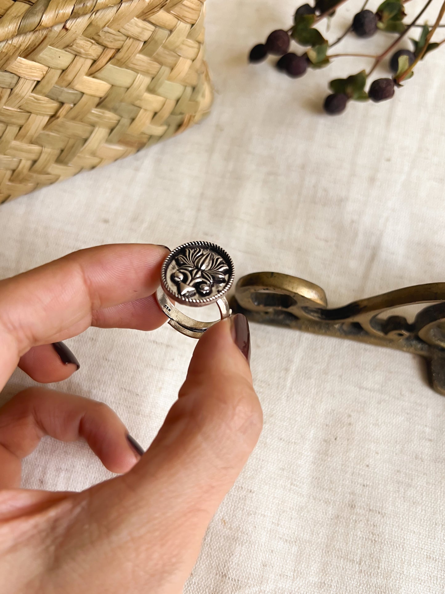 Zoya flower embossing ring in oxidised silver (adjustable)