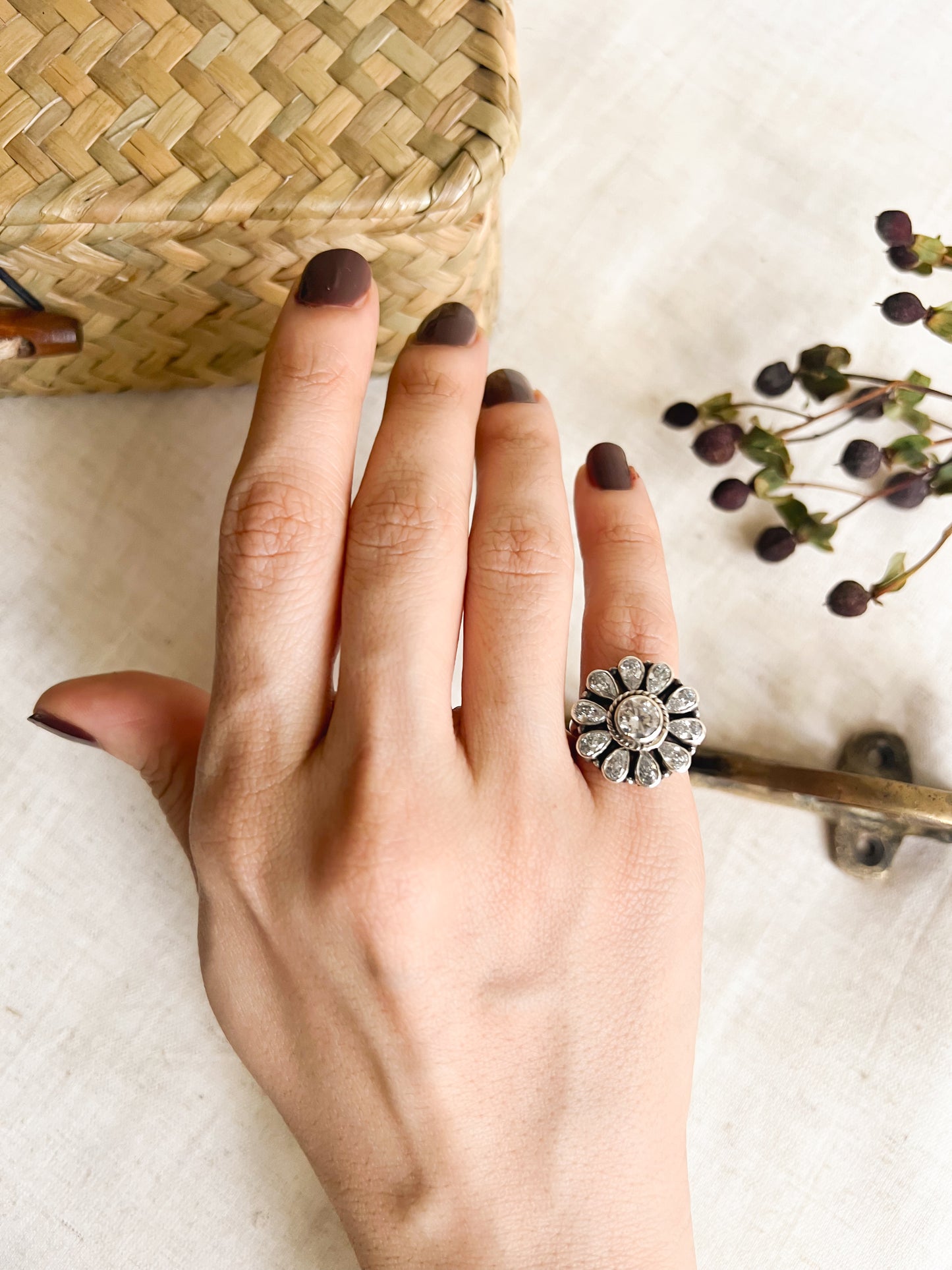 Elakshi silver ring with polki and zircons (adjustable)