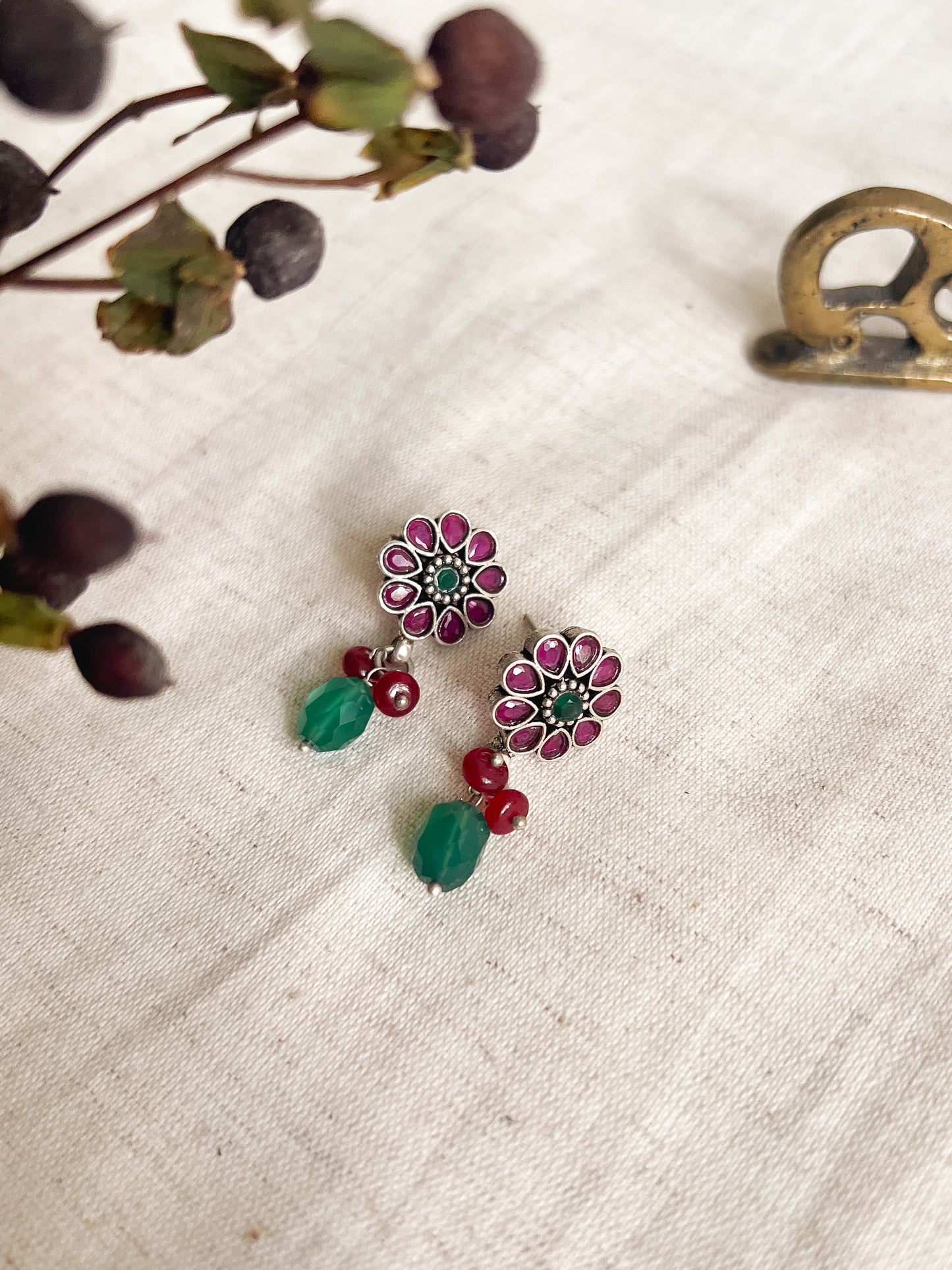 Phool earrings in silver with kundan details