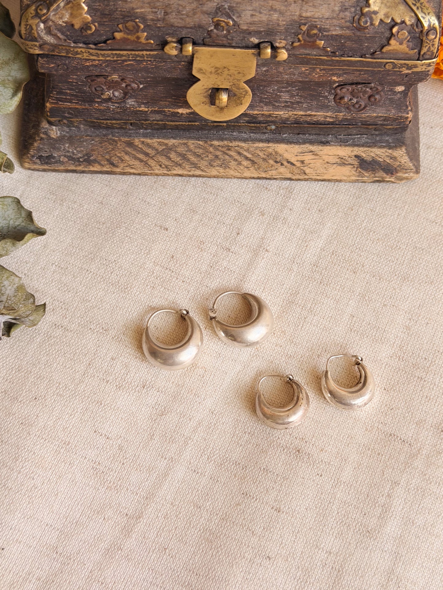 Classic chand hoops (2 sizes)