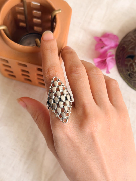 Manya oxidised silver ring (adjustable)