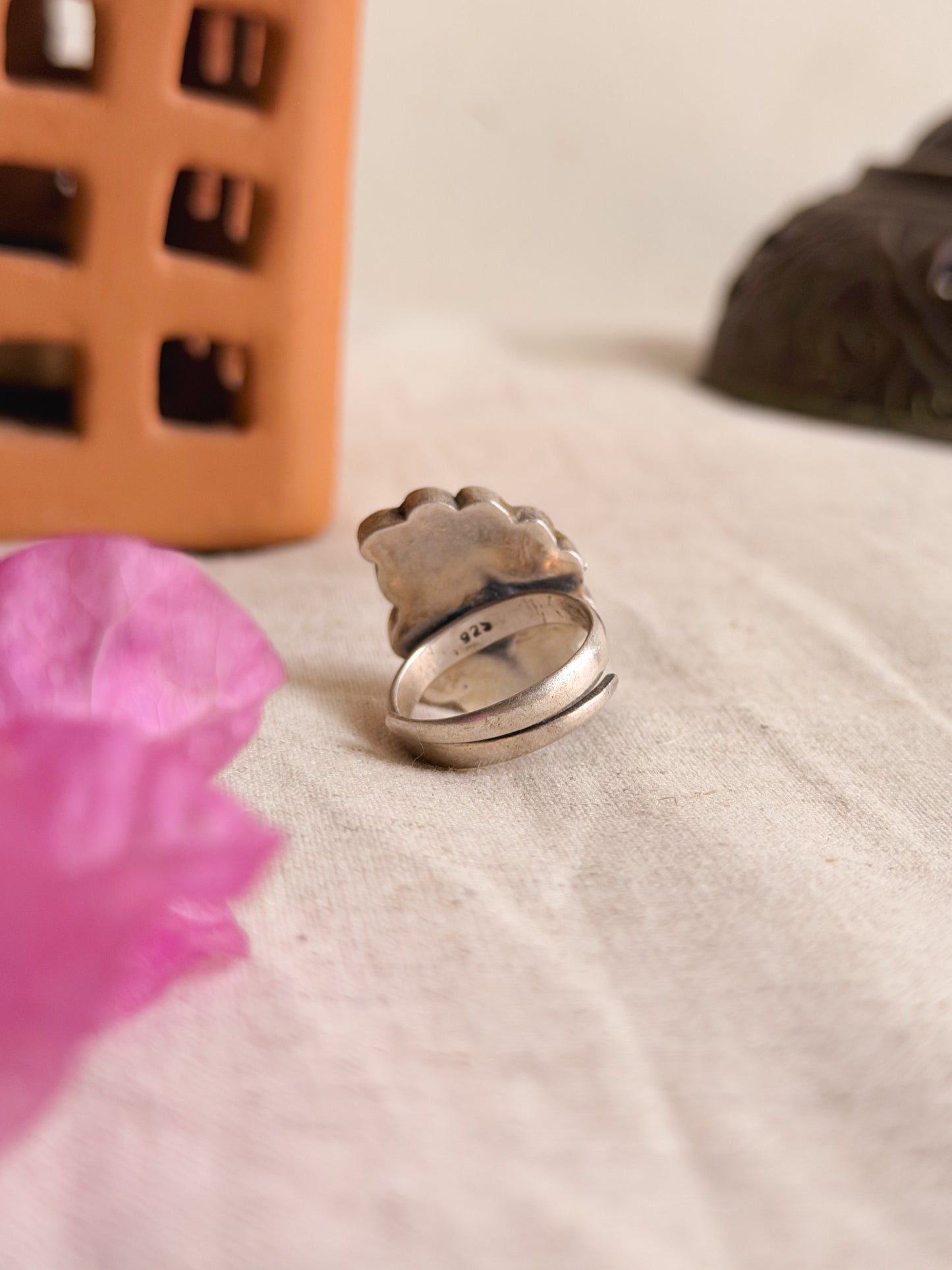 Ambi silver ring with kundan detail (adjustable)