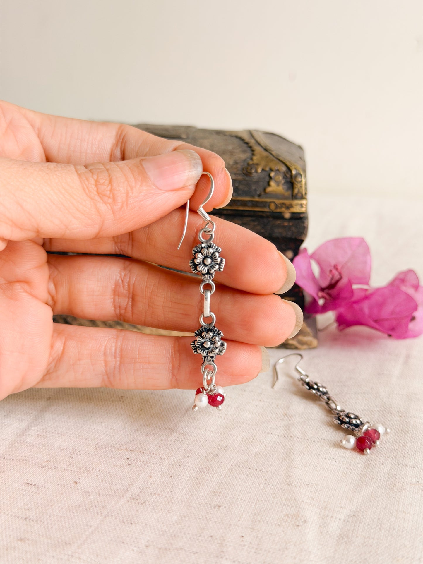 Bela danglers in silver with fishhook and cluster pearls