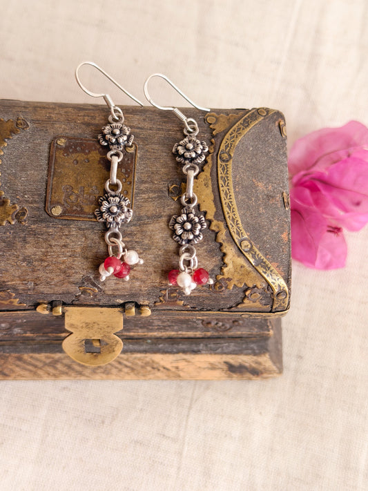 Bela danglers in silver with fishhook and cluster pearls