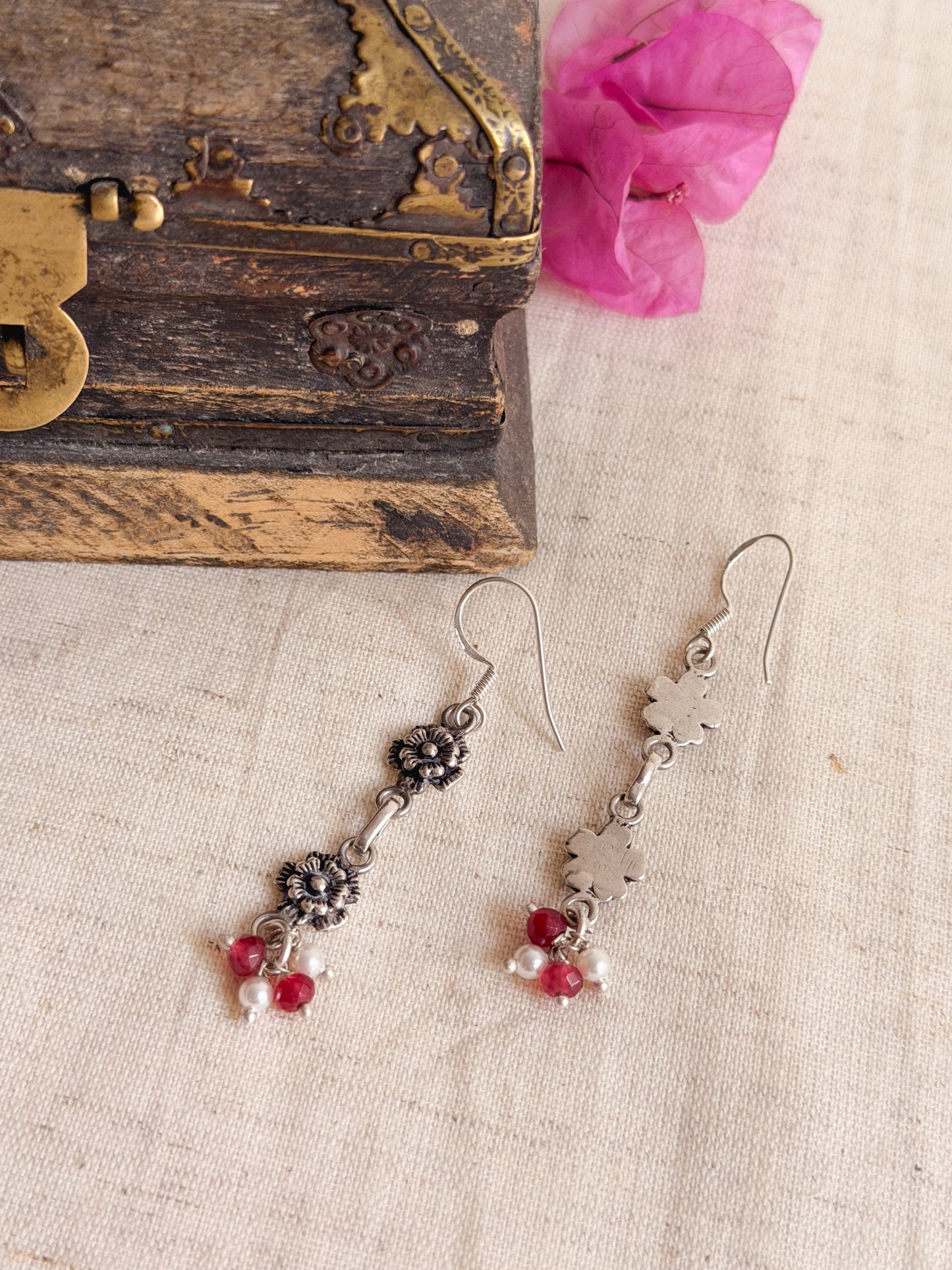 Bela danglers in silver with fishhook and cluster pearls