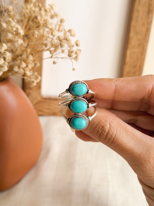 Suvarna chunky ring with turquoise stones (adjustable)