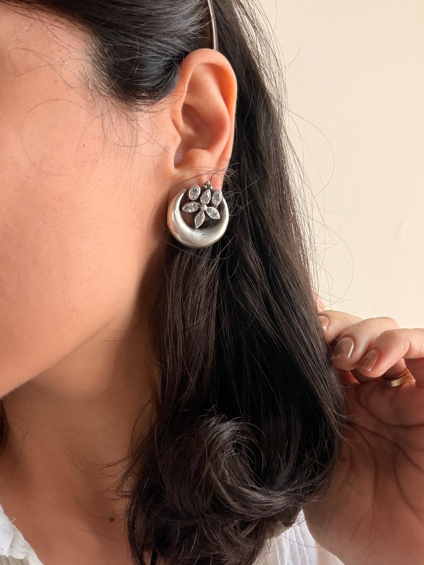 Chand phool silver studs with kundan detail