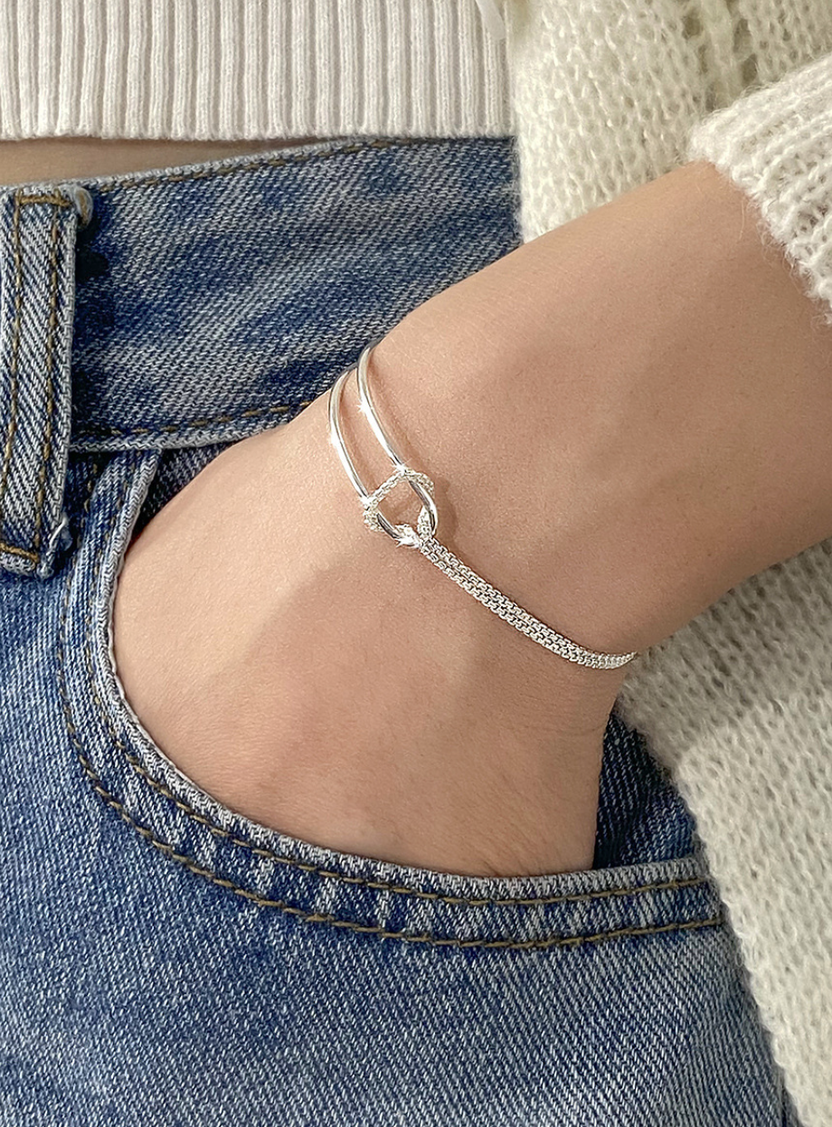 Half moon bracelet in sterling silver