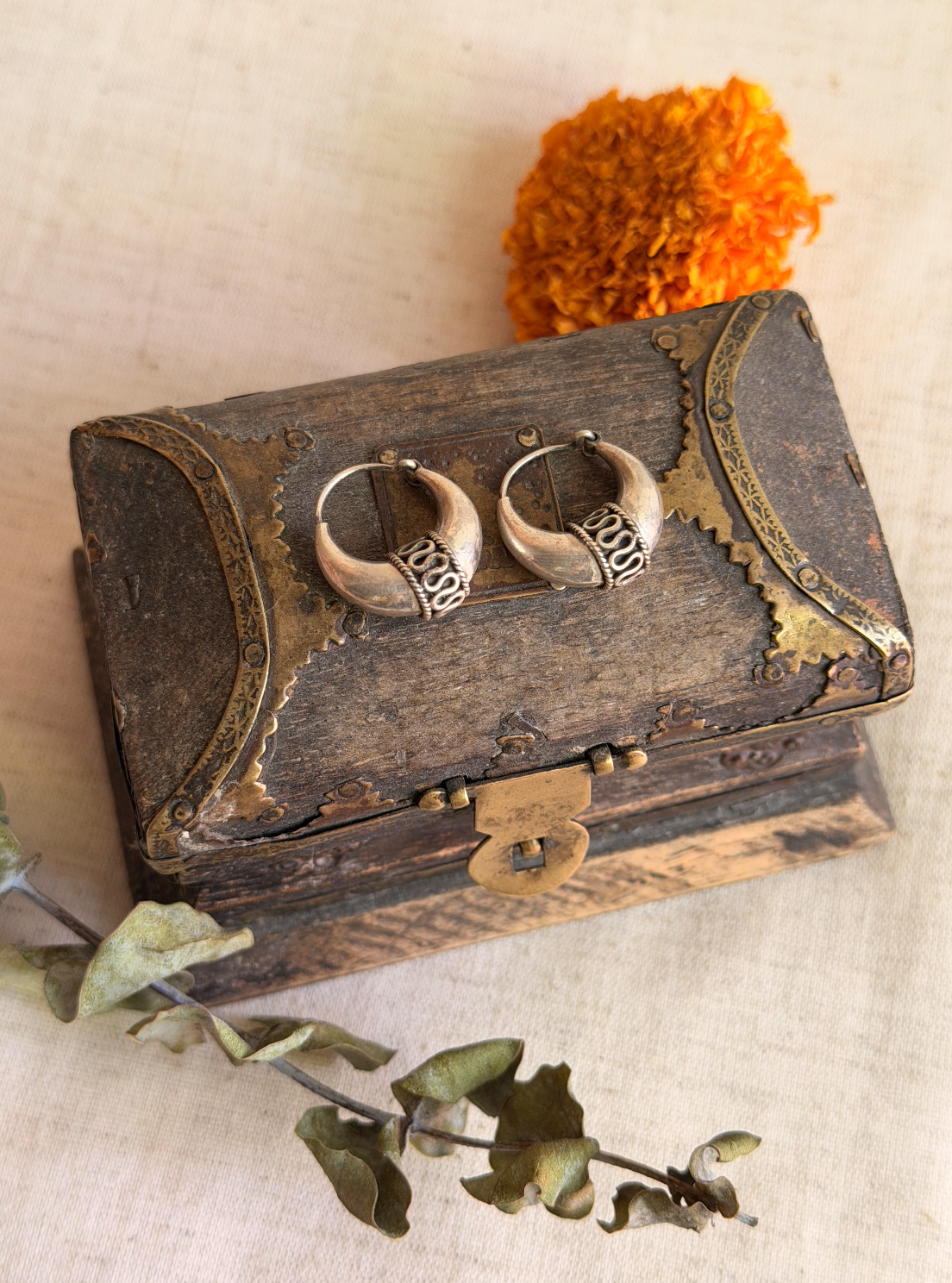 Ardha silver bali with decorative detail (2 sizes)